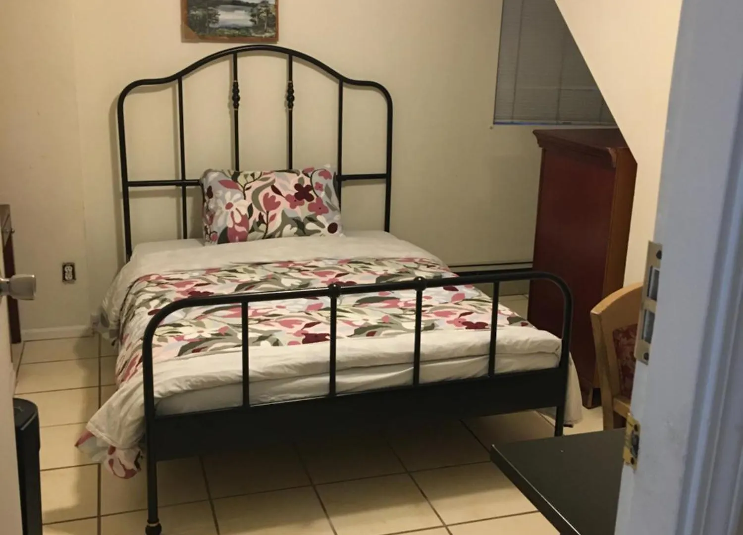 Linda Guesthouse Vancouver Canada