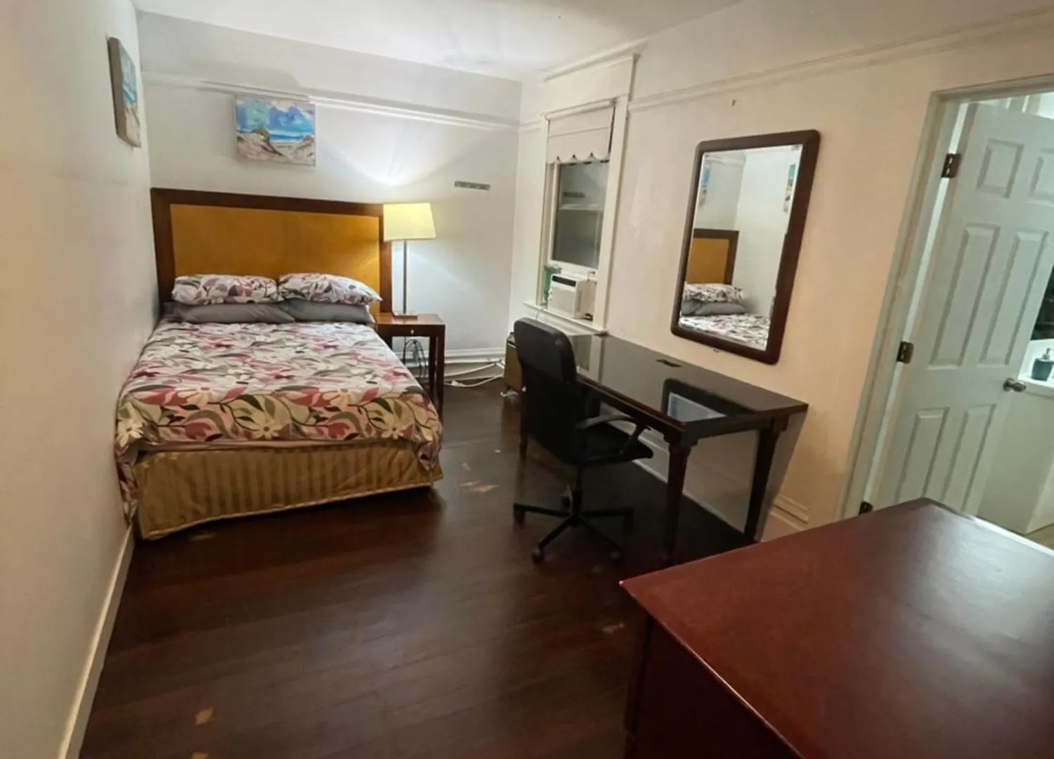 Linda Guesthouse Vancouver Canada